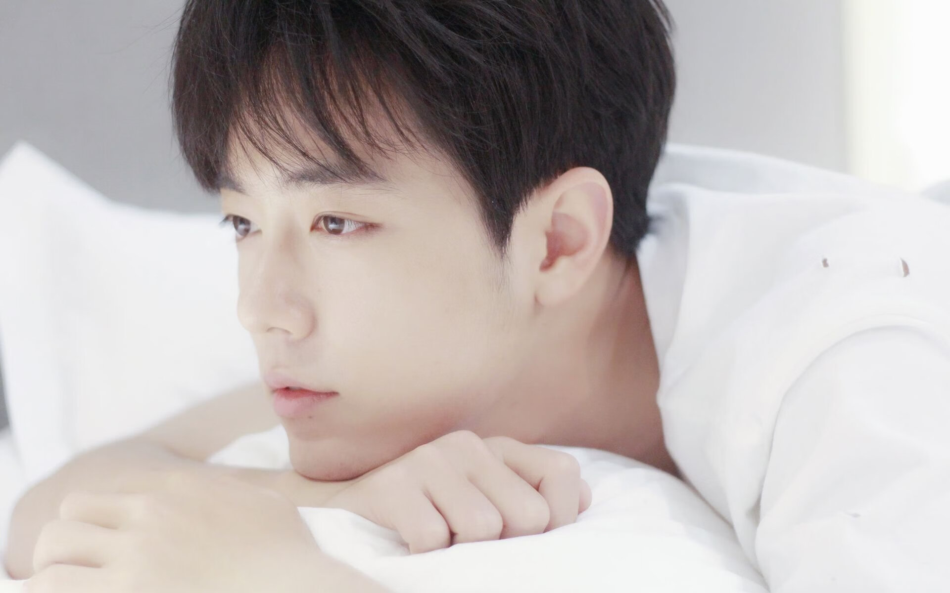 佛罗伦萨前锋连入两球，助球队轻松击败对手，佛罗伦萨 前锋