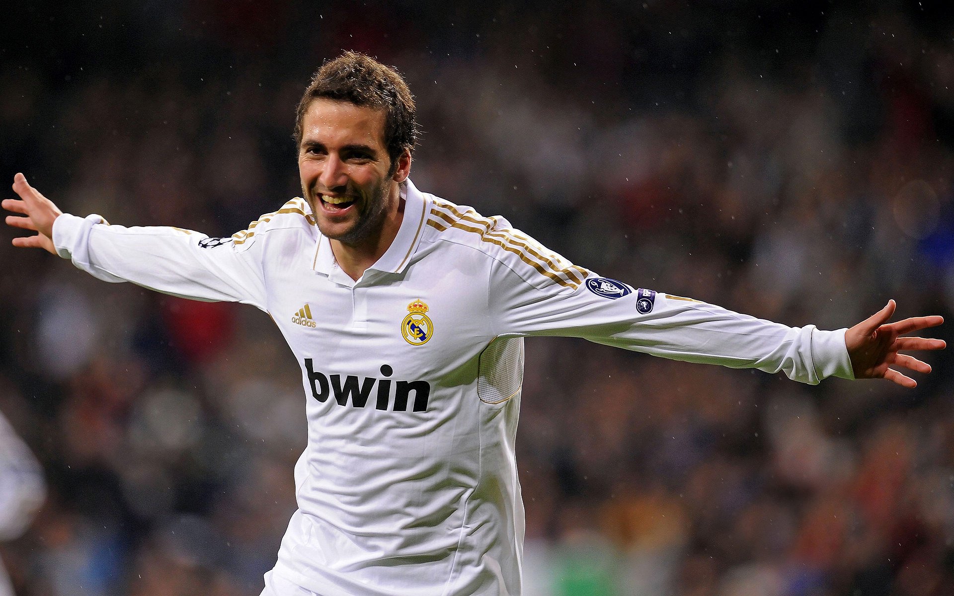 开云体育-斯威客胜建业，中超冲顶状态火爆，斯威足球队队员简介