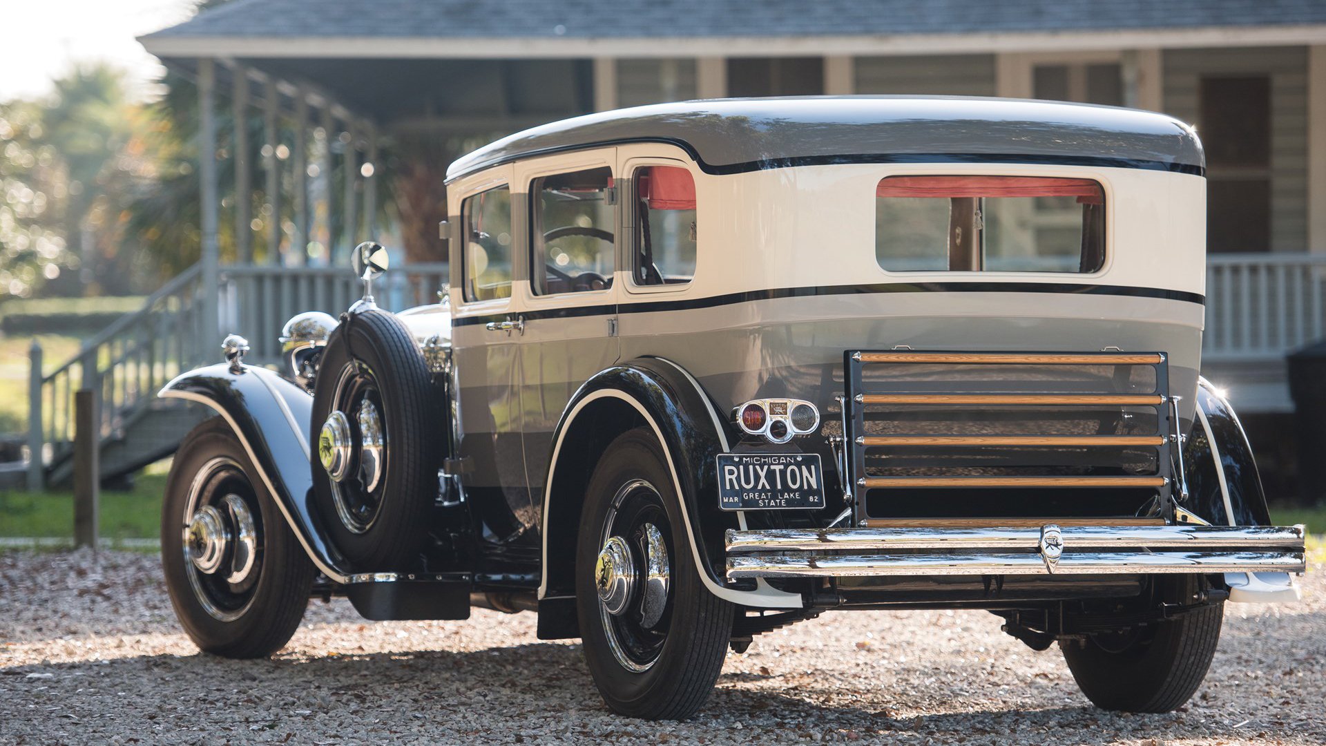 雄鹿大胜战胜猛龙，继续排名东部第一，雄鹿获抢七大战首胜