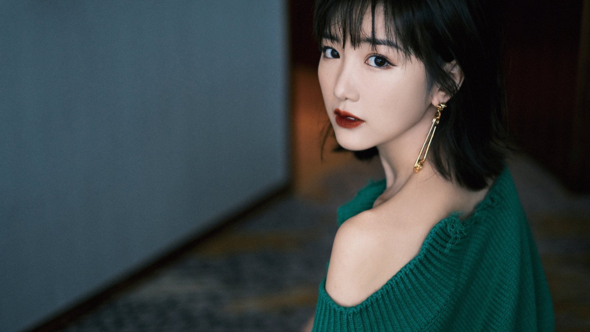 社会影响:足球赛事对城市发展的推动作用,足球反映社会