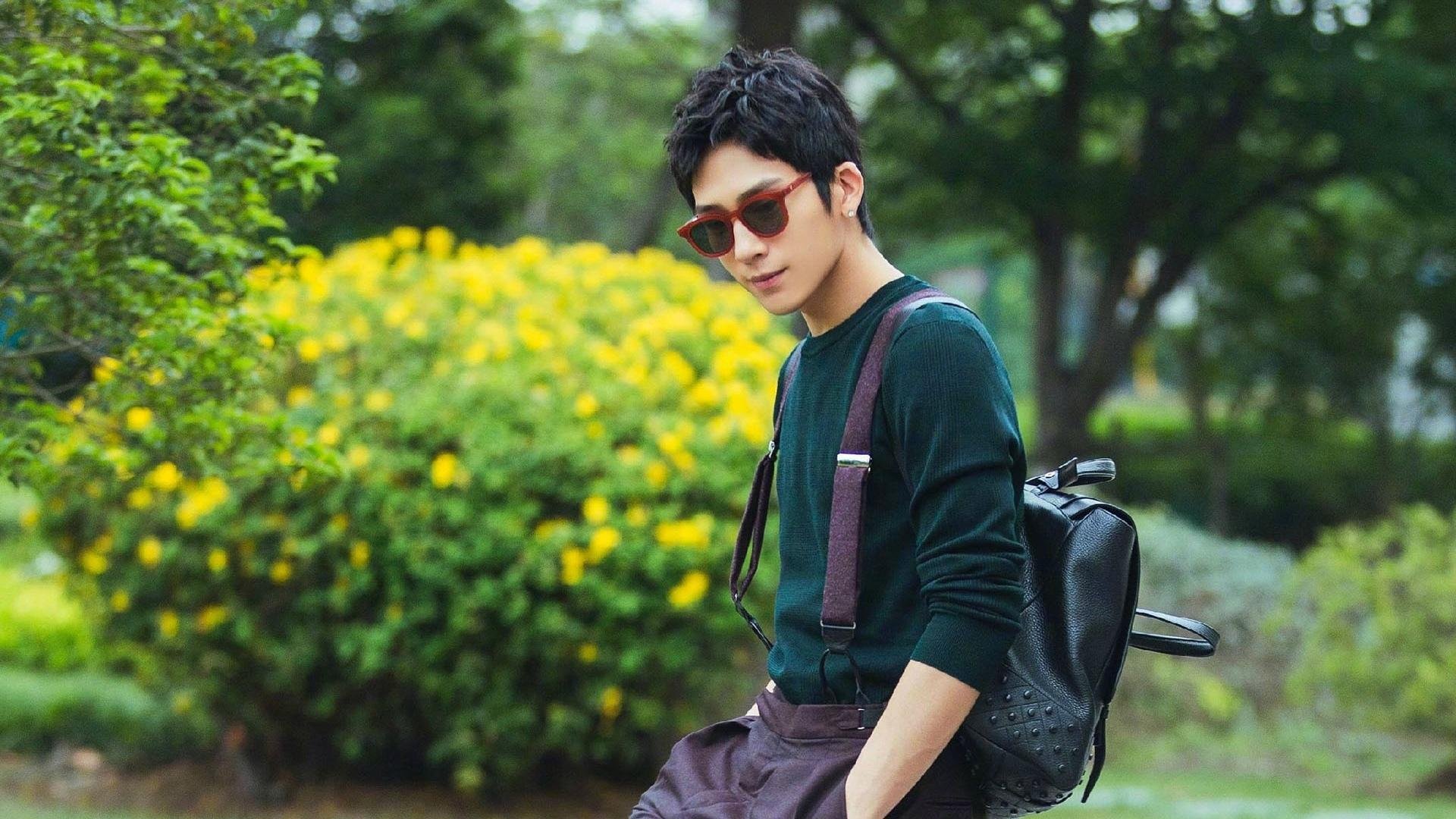 kaiyun体育app-拜仁锋线组合配合默契，制造持续威胁，拜仁战术分析