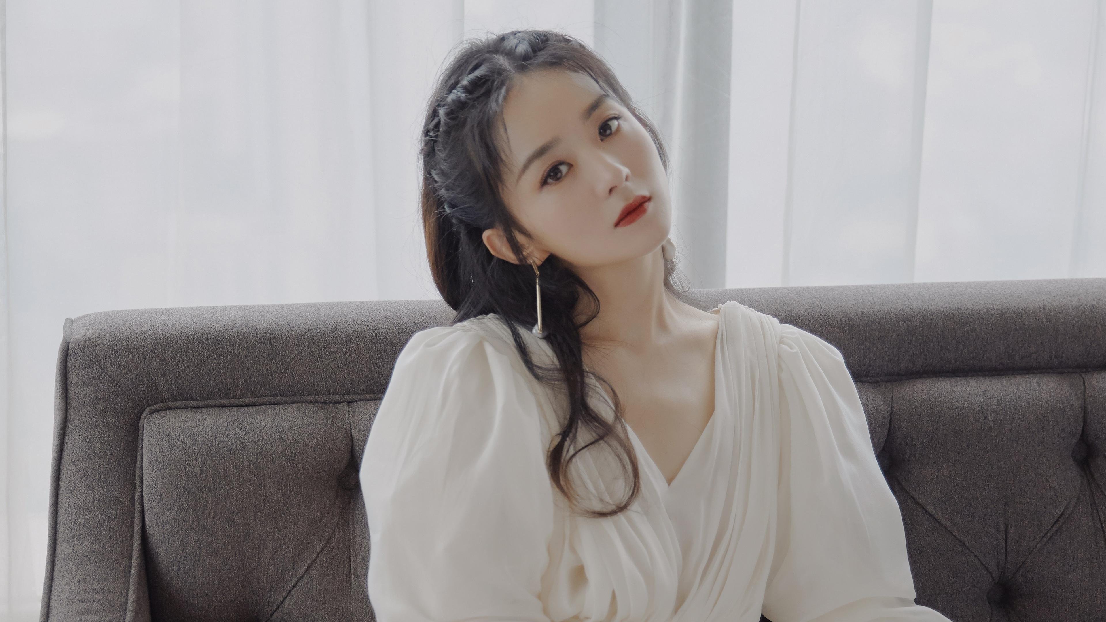 开云·体育官网-接力女团配合默契 场边掌声雷动，接力赛女子4×200视频