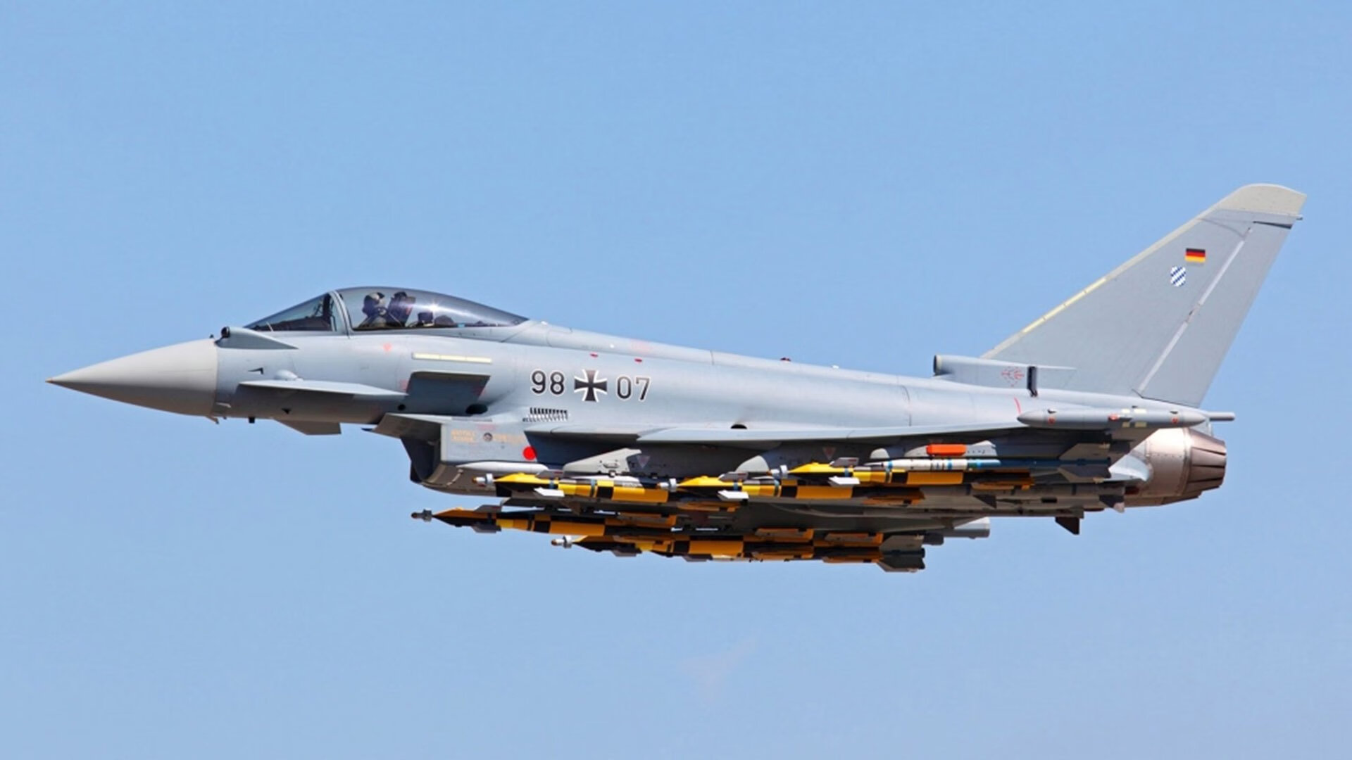 开云·Kaiyun网页版-平台新增球员数据比对功能方便球迷深入了解技术特征与特点，足球队员数据对比app