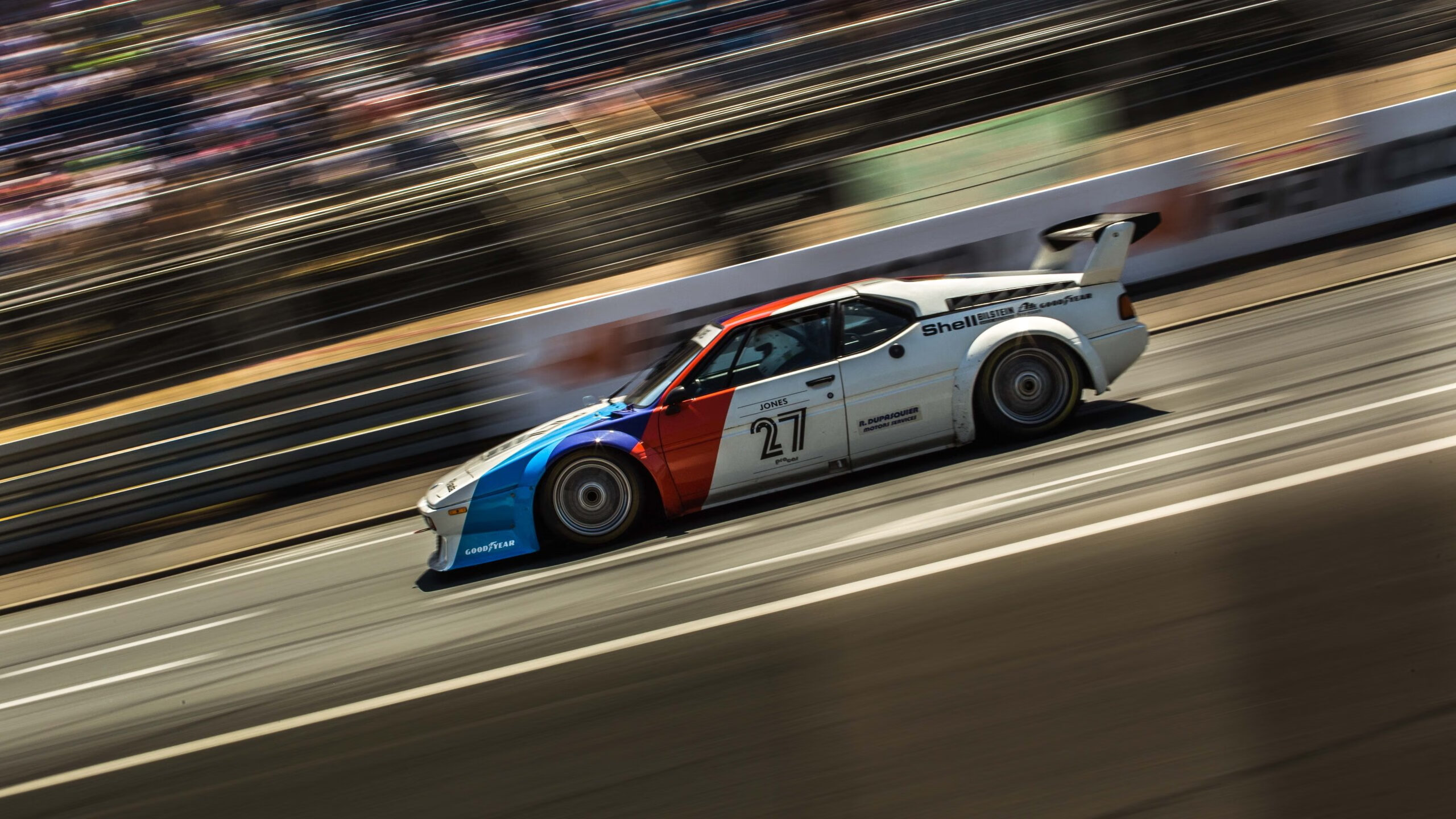 赛后评论区一片叫好球迷肯定球队整体拼搏精神与执行效率,球赛评论员